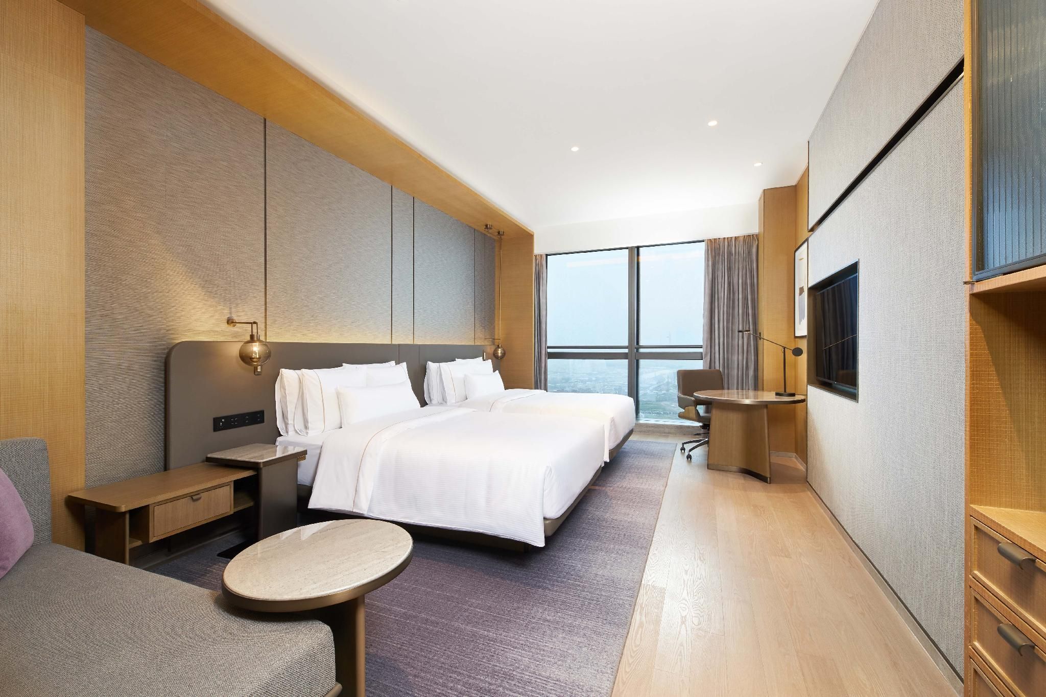 Guest room, 2 Double, City view