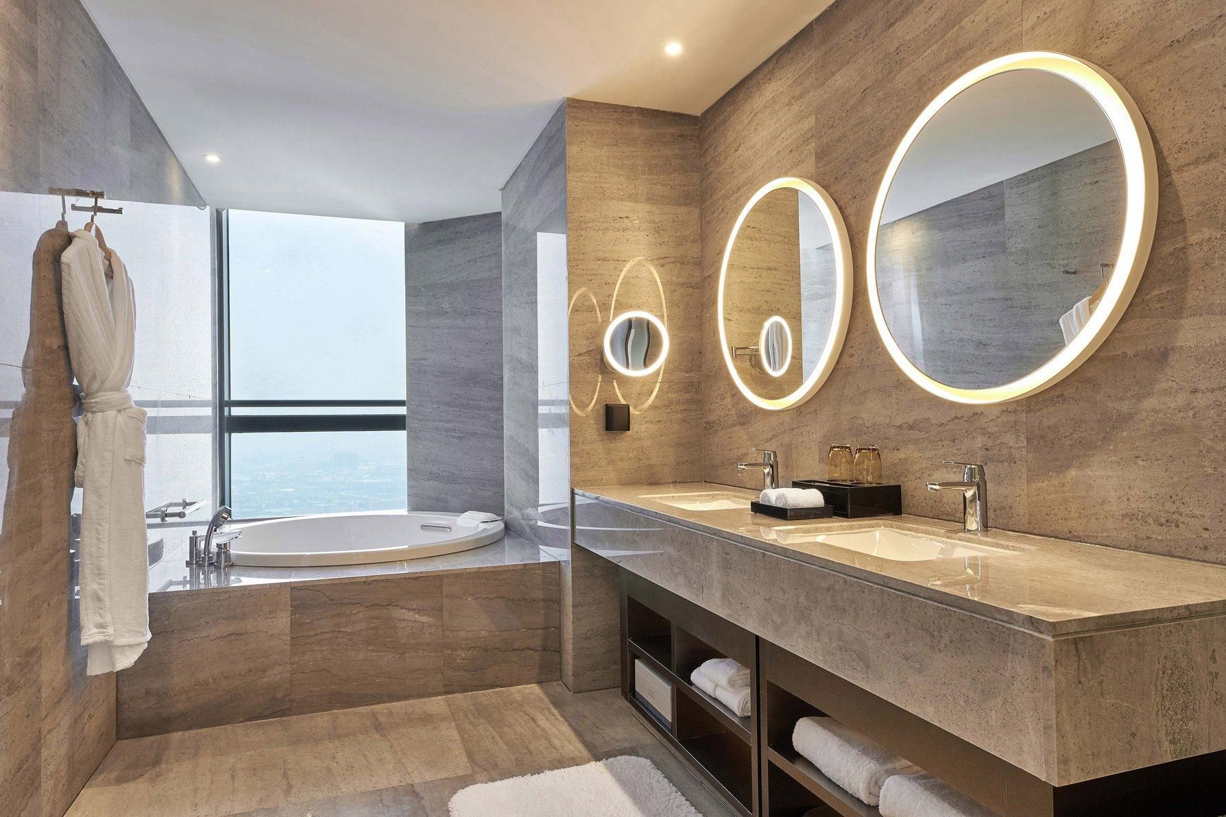 Club lounge access, 1 Bedroom Suite, 1 King