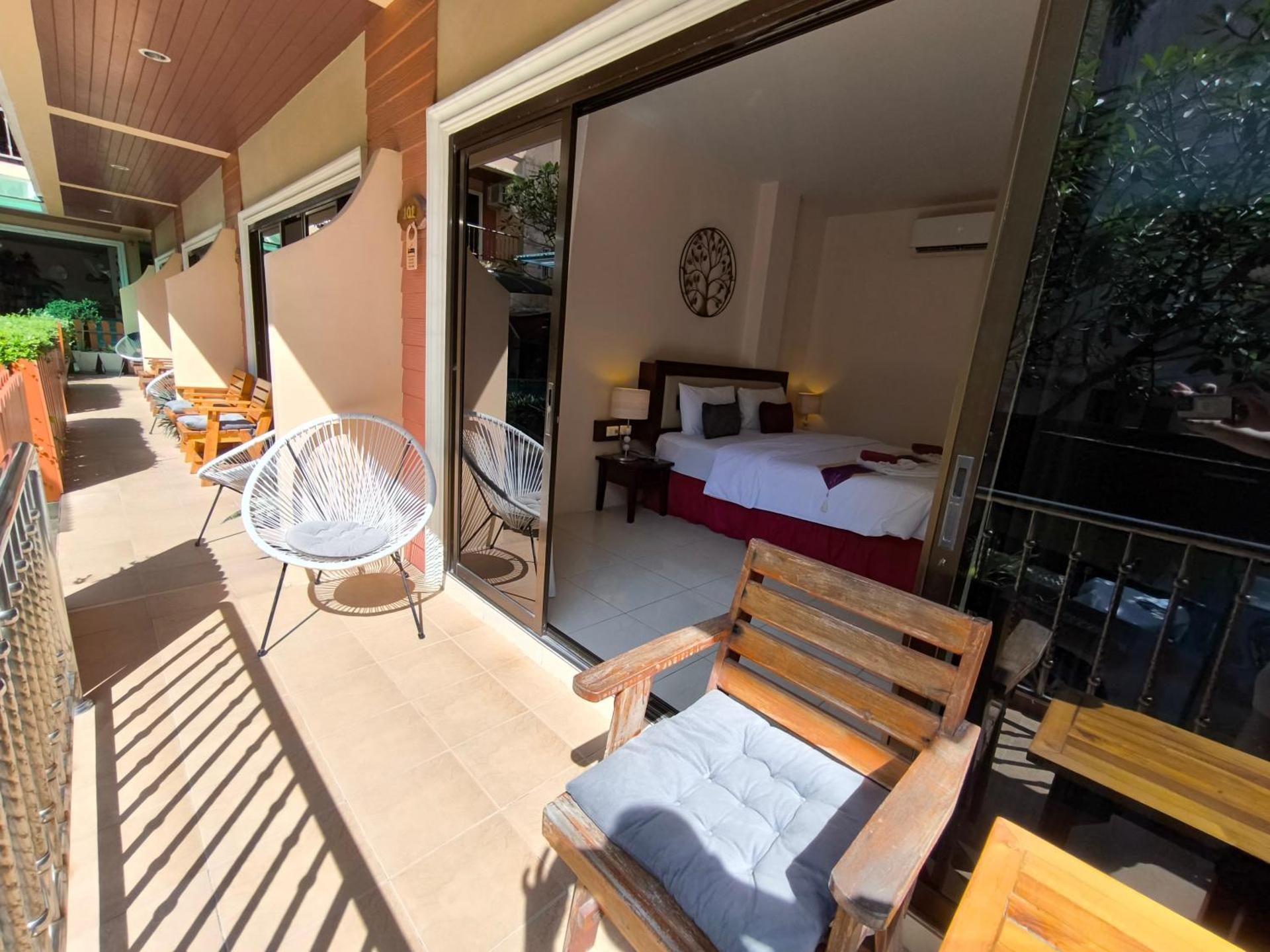 Deluxe Double Room with Pool Access