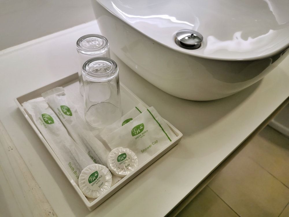 Green World Hotel Standard Twin Room 5