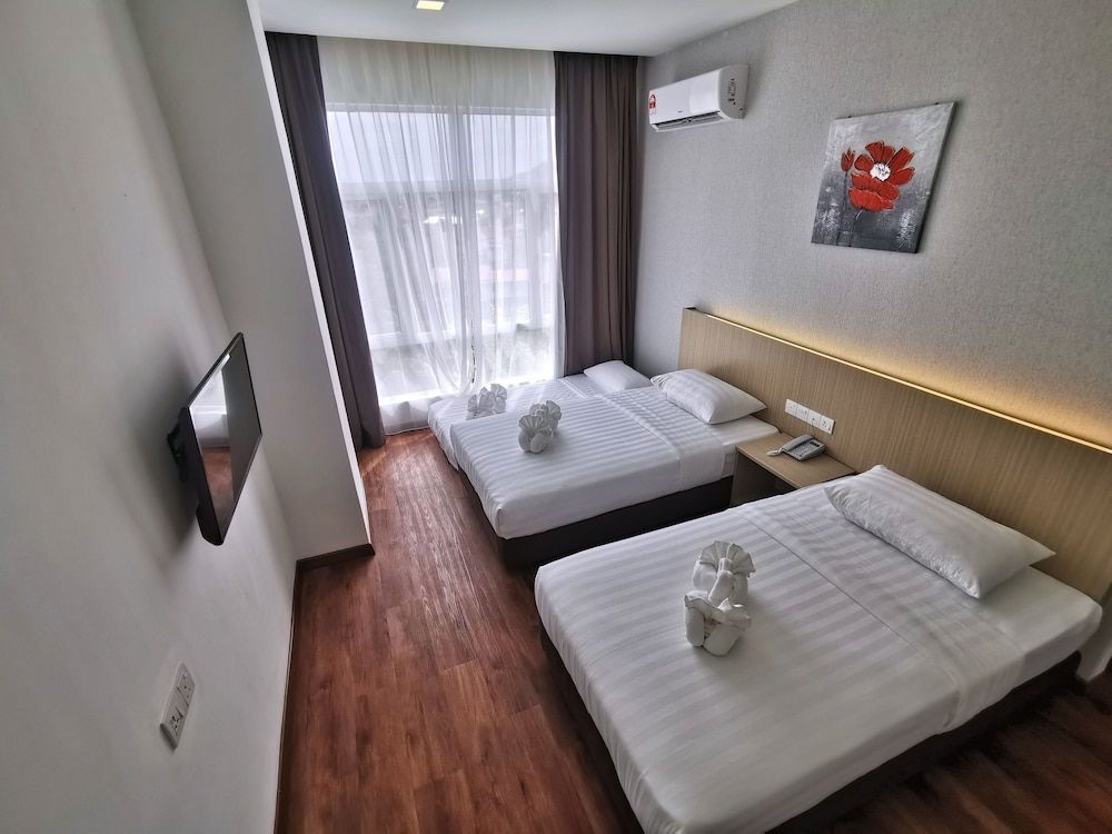 Green World Hotel Deluxe Twin Room 2