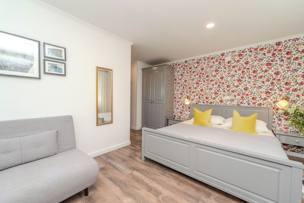 Deluxe Room ROSES