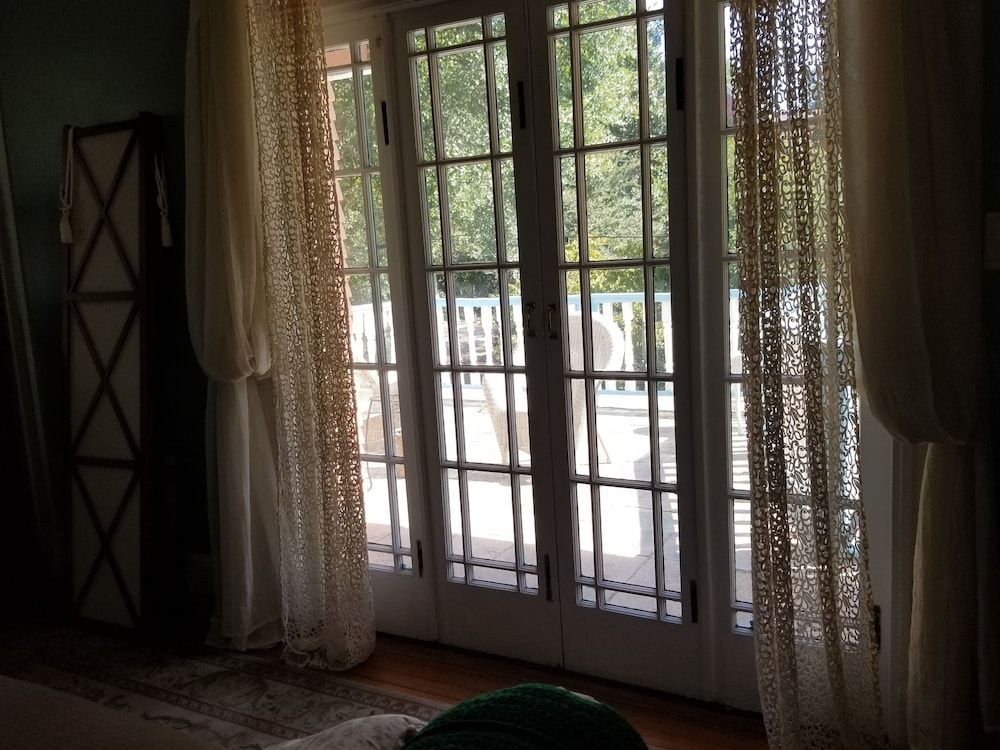 The Peach House Peach Blossom Suite 3