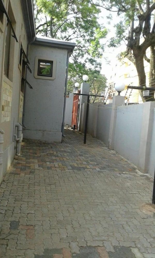 undefined Royal Crown Guesthouse 8