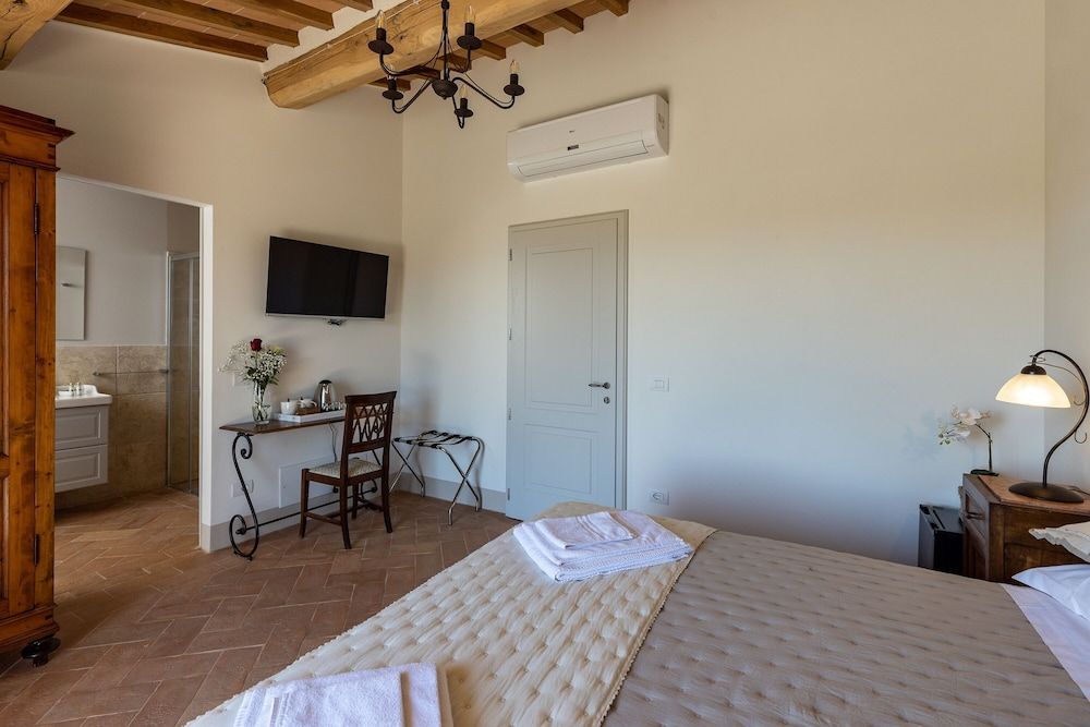 Superior Apartment, Accessible, Hill View