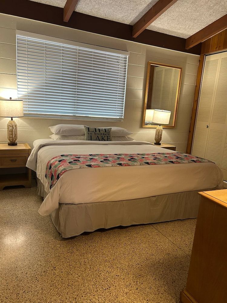 Tropical Resort & Marina on Lake Beresford Large 2 Bedroom 2