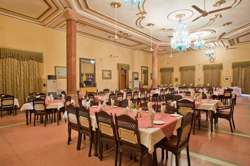 Food & Dining