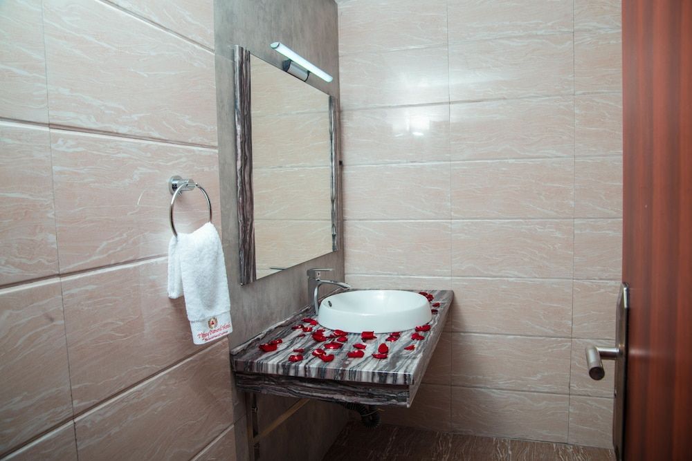 Tiffany Diamond Hotels Deluxe Double Room, 1 King Bed, Non Smoking 12