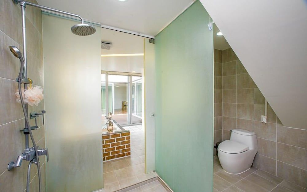 Monofunny pension Standard Room, Hot Tub (Tub only available May-Nov) 14