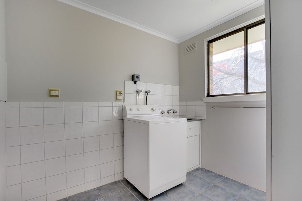 Hybiscus Waterfront Apartments Apartment, 3 Bedrooms, Lake View 4