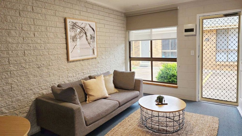 Hybiscus Waterfront Apartments Apartment, 1 Bedroom 6