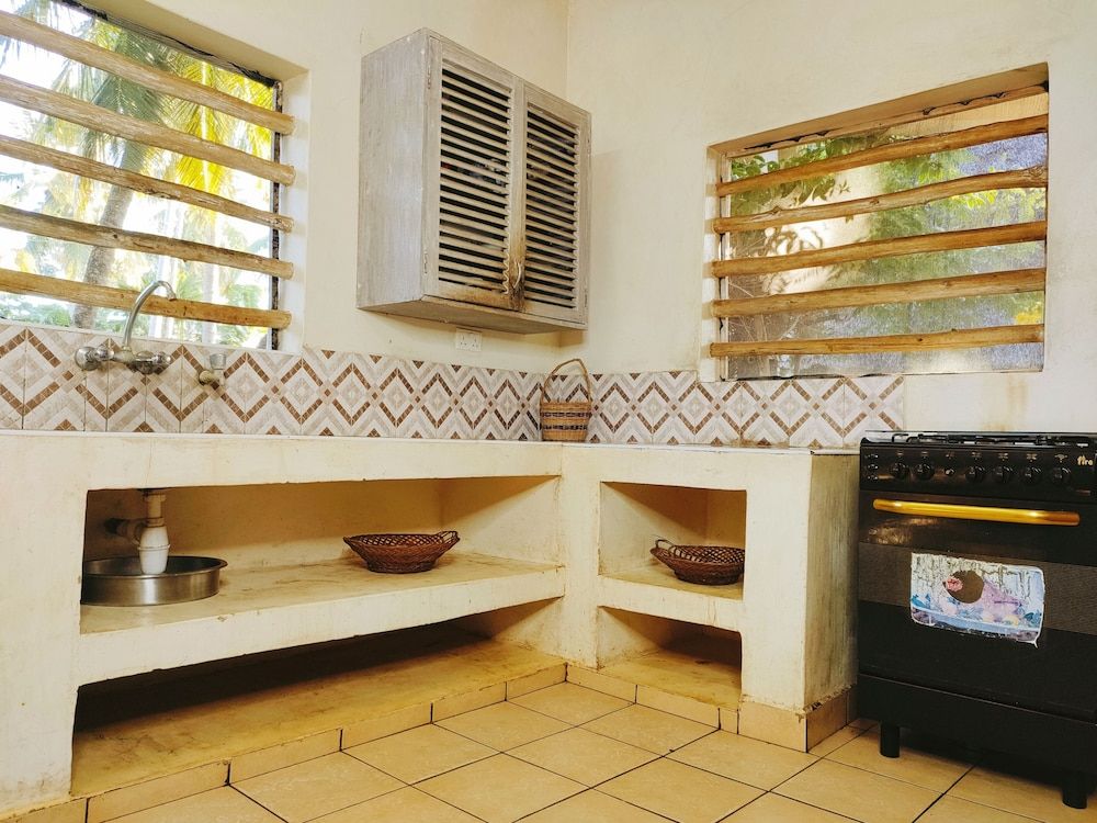 Upani in Daini Family Room with Private Bathroom 7