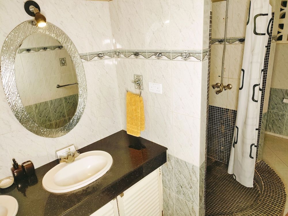 Upani in Daini Deluxe Villa with Pool View 19