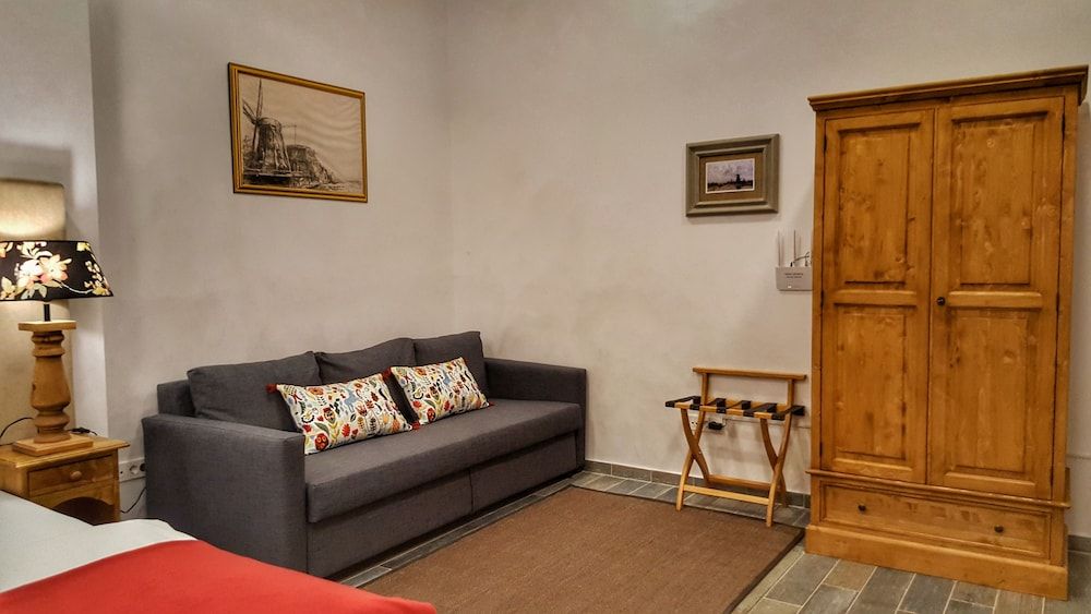 Windmill Studios Deluxe Studio 11