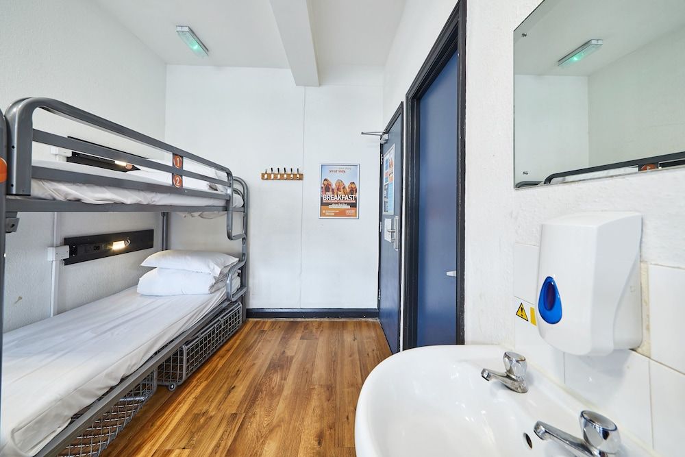 St Christopher's Inn, Camden - Hostel Private 6-Bed Room with Private Bathroom 5