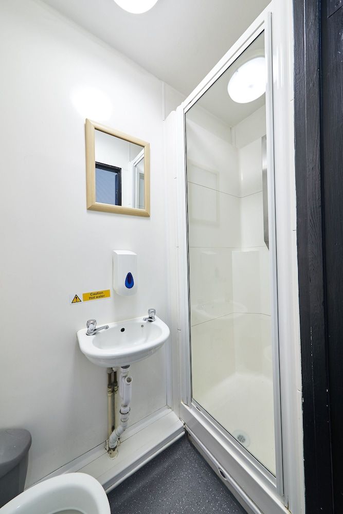 St Christopher's Inn, Camden - Hostel Private 6-Bed Room with Private Bathroom 7