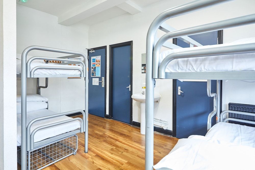 St Christopher's Inn, Camden - Hostel Private 6-Bed Room with Private Bathroom 2
