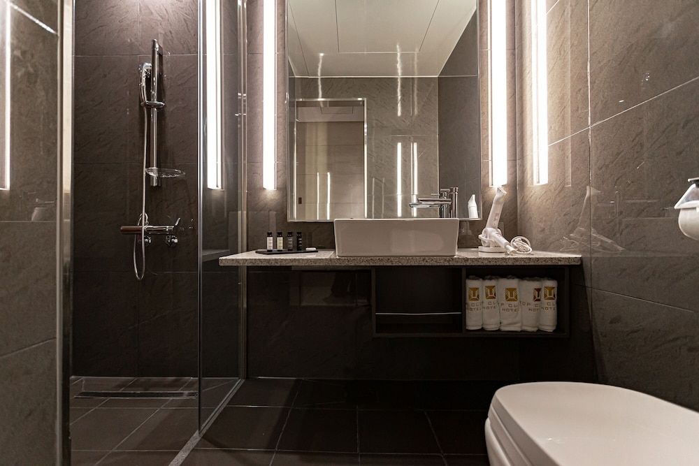 Topcloud Hotel Iksan Standard Double Room 5