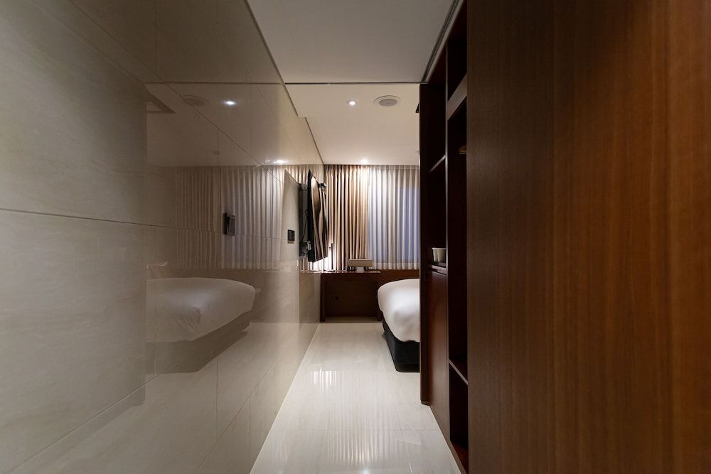 Topcloud Hotel Iksan Standard Double Room 4