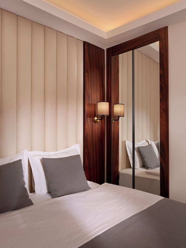 undefined Shining Star Hotel 6