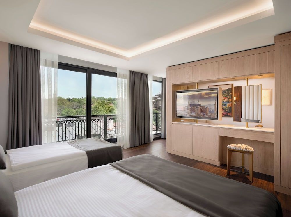 undefined Shining Star Hotel 3