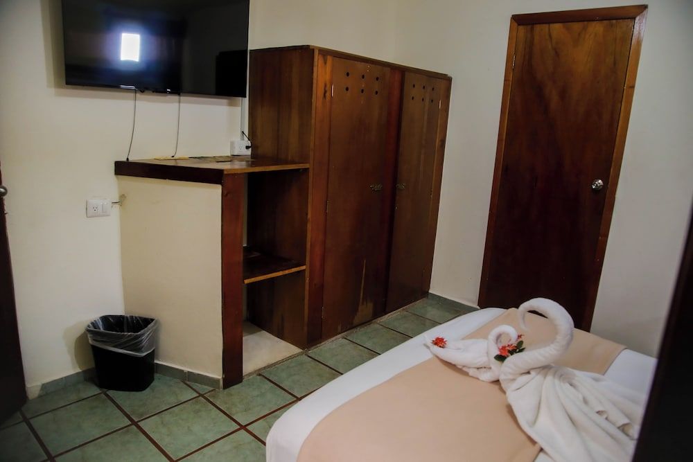 Casa Janaab Palenque - Hostel Economy Triple Room, 1 Bedroom, Non Smoking 3