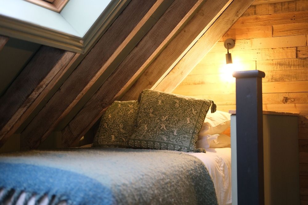 The Crown Inn Dial Post Exclusive House, Private Bathroom (The Coach House) 7