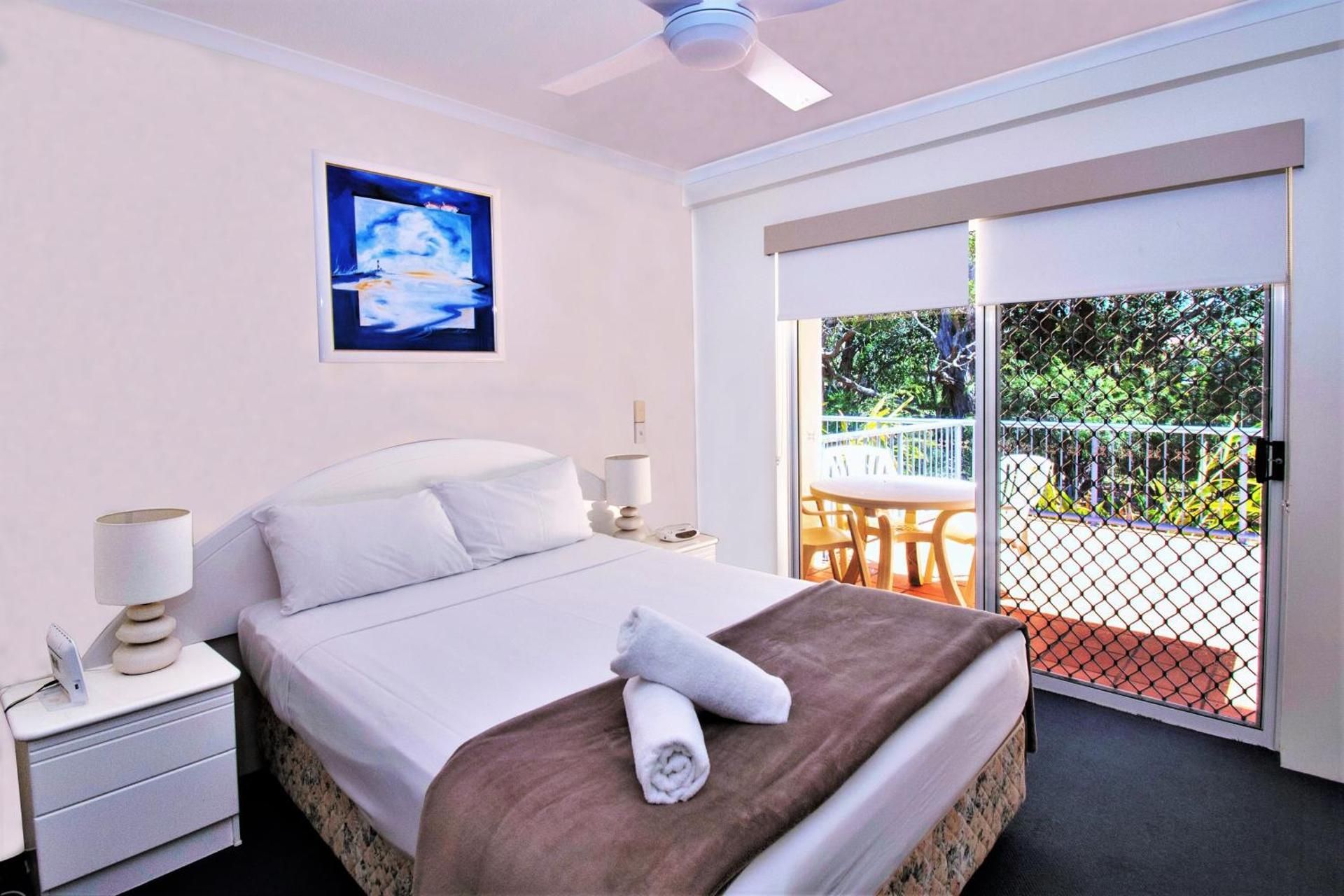 Two-Bedroom Apartment with Air-Conditioning and Garden View