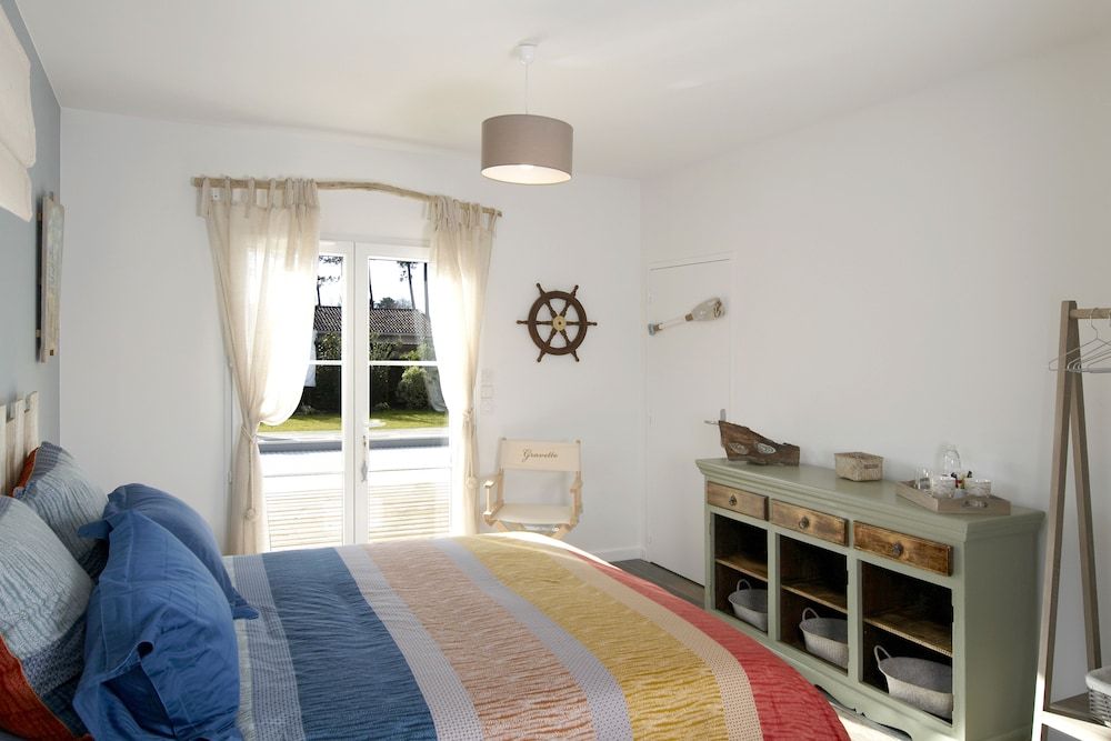 Family Room (Gravette)