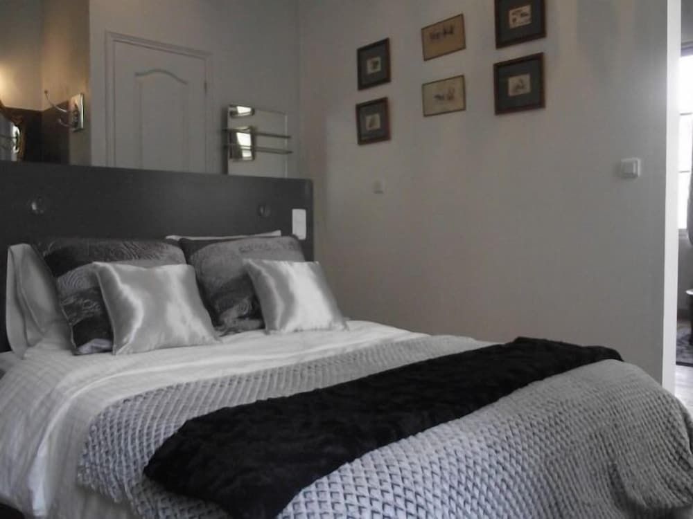 Premium Apartment, Private Bathroom, City View (CHAMBORD)