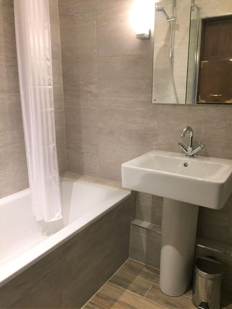 The Old Railway Station Classic Double Room, Ensuite (Pullman Carriage) 3