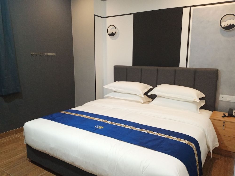 Good 9 Hotel, Cahaya Kota Puteri Deluxe King Room 4