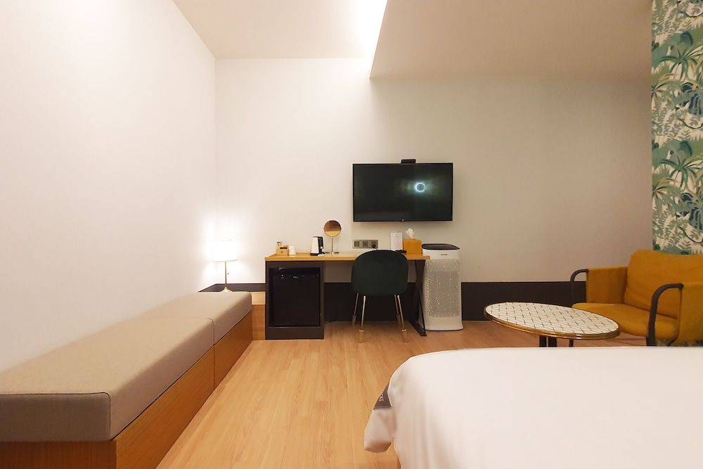 Seven Bricks Hotel Suite (Double) 13