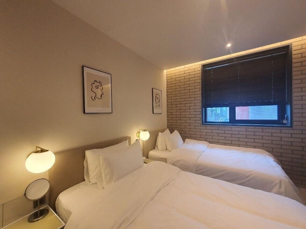 Seven Bricks Hotel Single Twin Room 2