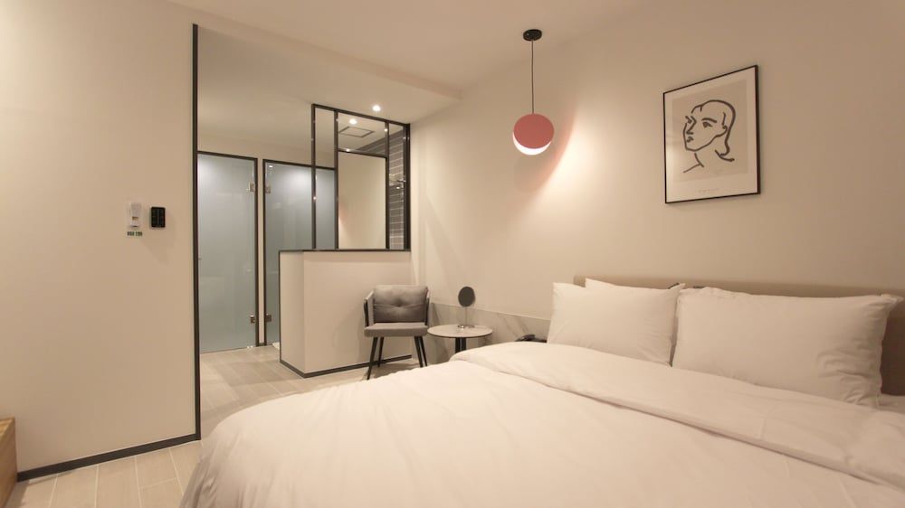 Seven Bricks Hotel Suite (Double) 2