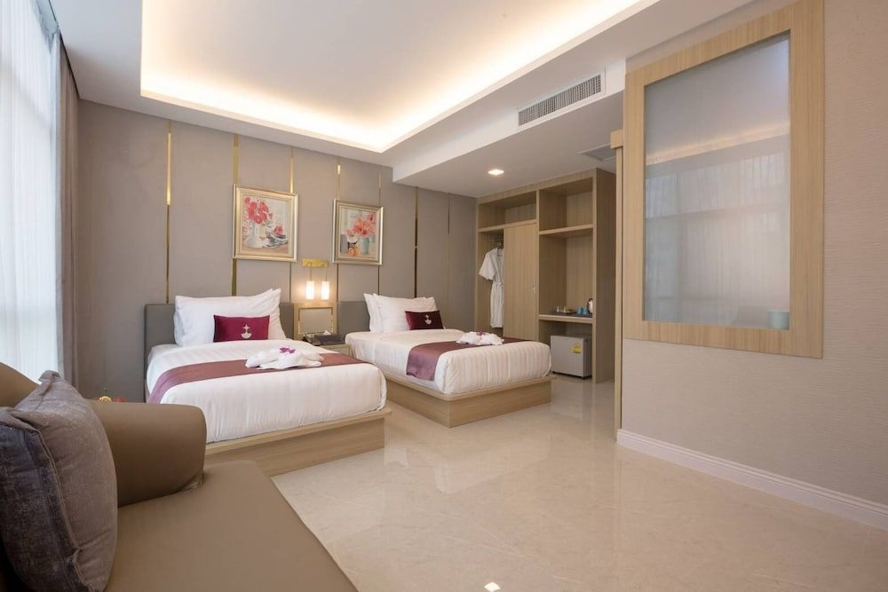 undefined Elegant Airport Hotel 2