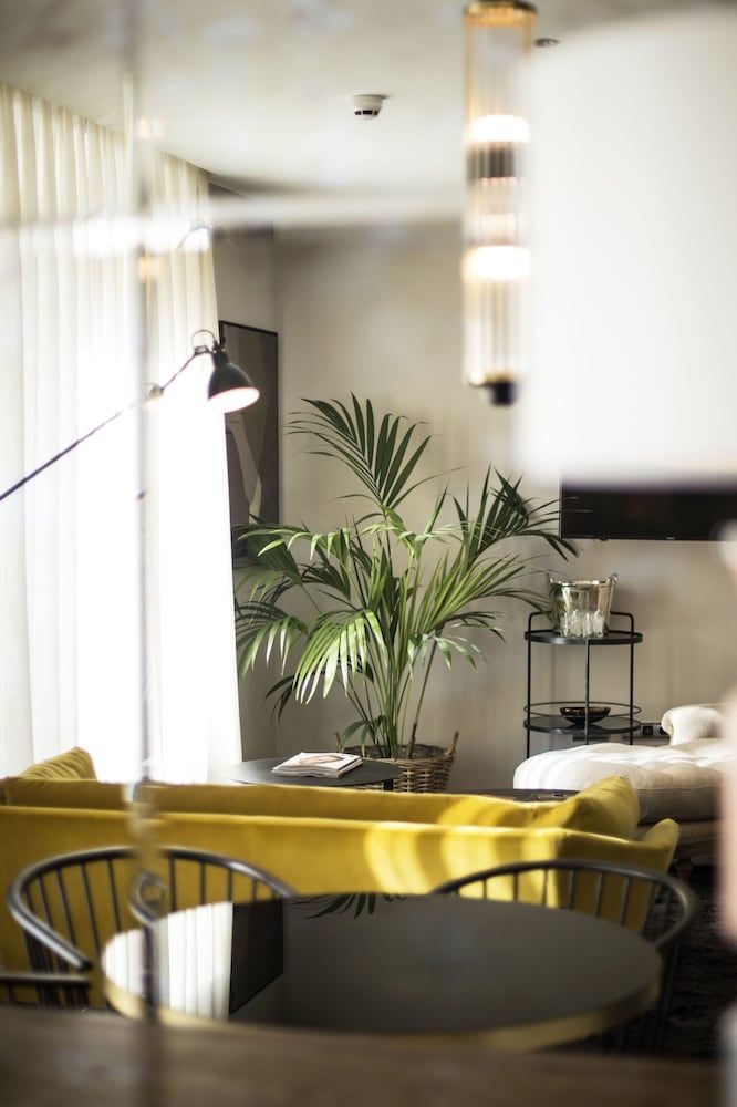 undefined U-Sense Madrid Santa Ana 5