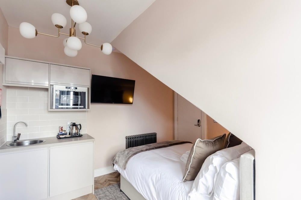 Sweeney Motherwell Small Double Room 4