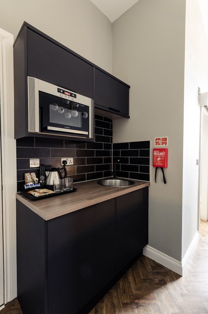 Sweeney Motherwell Premier Double or Twin Room, Non Smoking 10