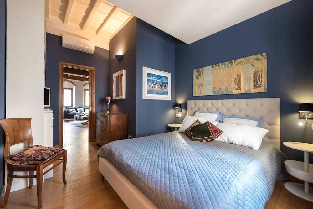 Heart of Florence Pitti 2 Bed-apartment Deluxe Apartment, 2 Bedrooms, City View 3