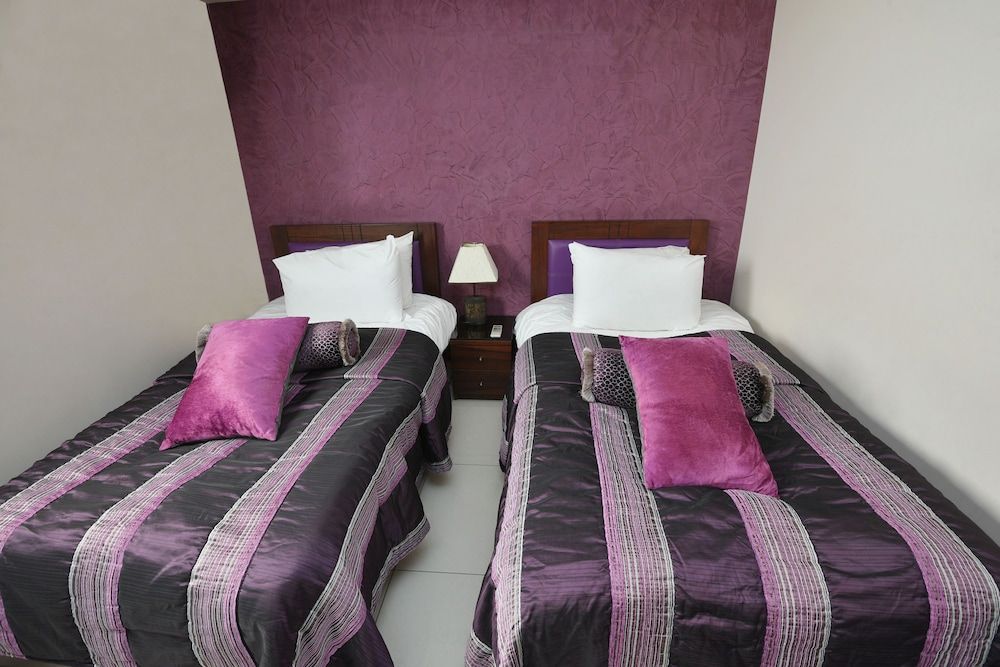 Hollywood Inn Hotel Suite, 3 Bedrooms, Jetted Tub, Sea View (Imperial )