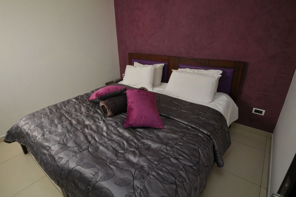 Hollywood Inn Hotel Suite, 3 Bedrooms, Jetted Tub, Sea View (Imperial ) 4