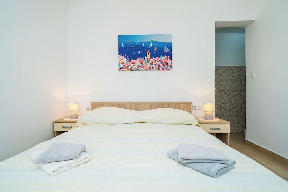 Double Room (Double room with Kitchen and Terrace-)