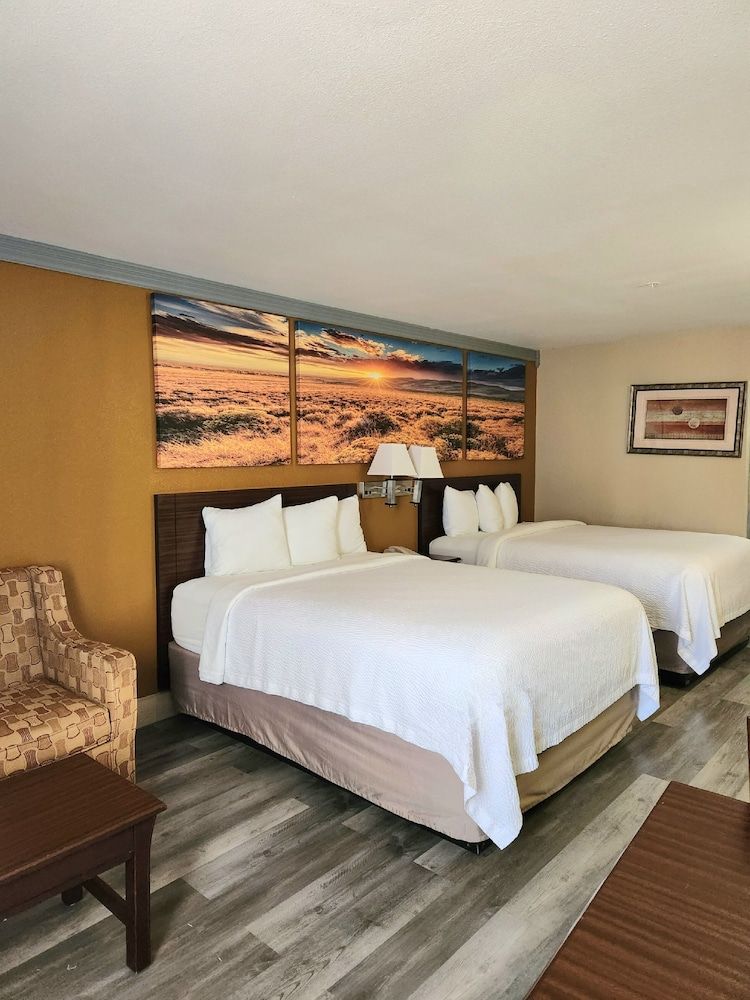 Room, 2 Queen Beds, Accessible, Non Smoking (Roll-In Shower)