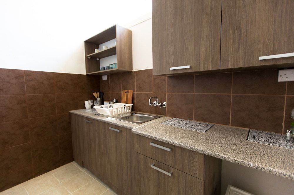 Aladdin's Hostel Basic Room 11