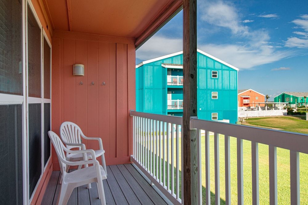 Executive Keys Condominiums on the Beach Family Studio 7