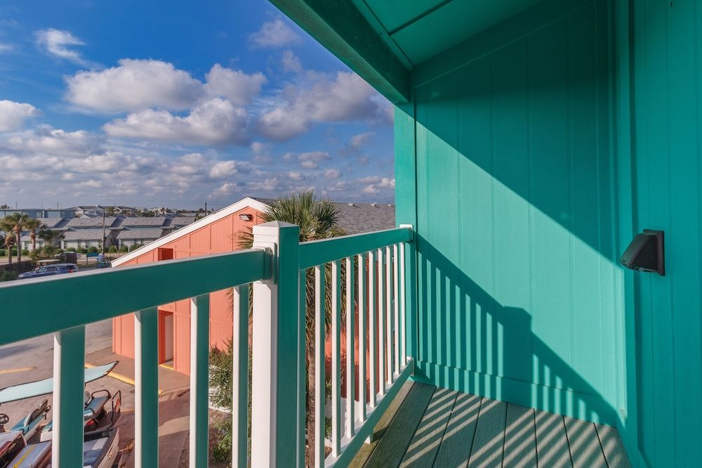 Executive Keys Condominiums on the Beach Condo, 2 Bedrooms, Non Smoking 13