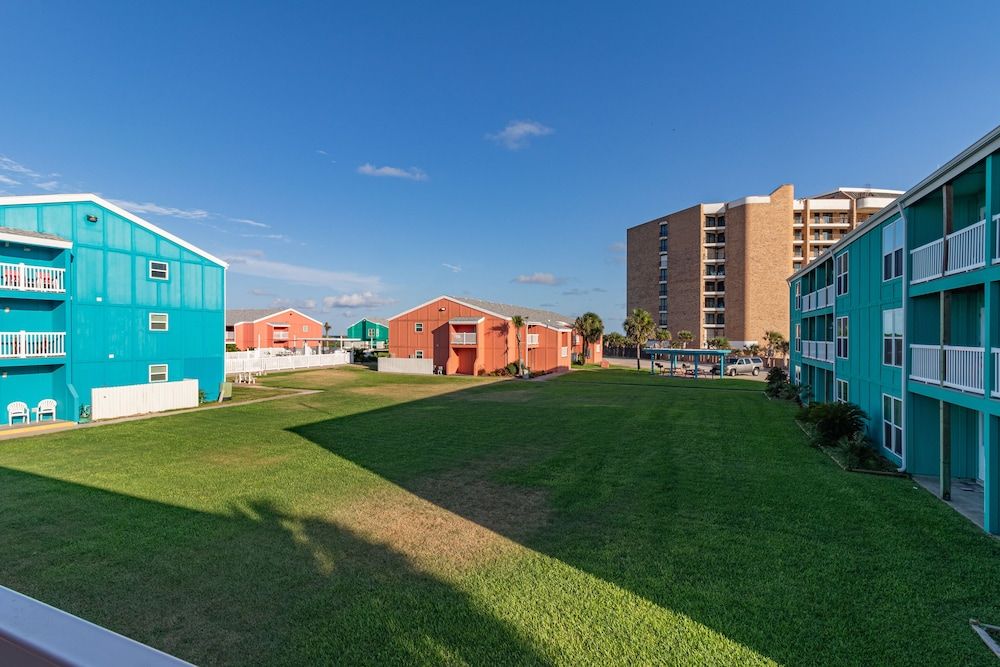 Executive Keys Condominiums on the Beach Family Studio 11