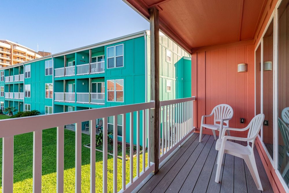 Executive Keys Condominiums on the Beach Family Studio 8