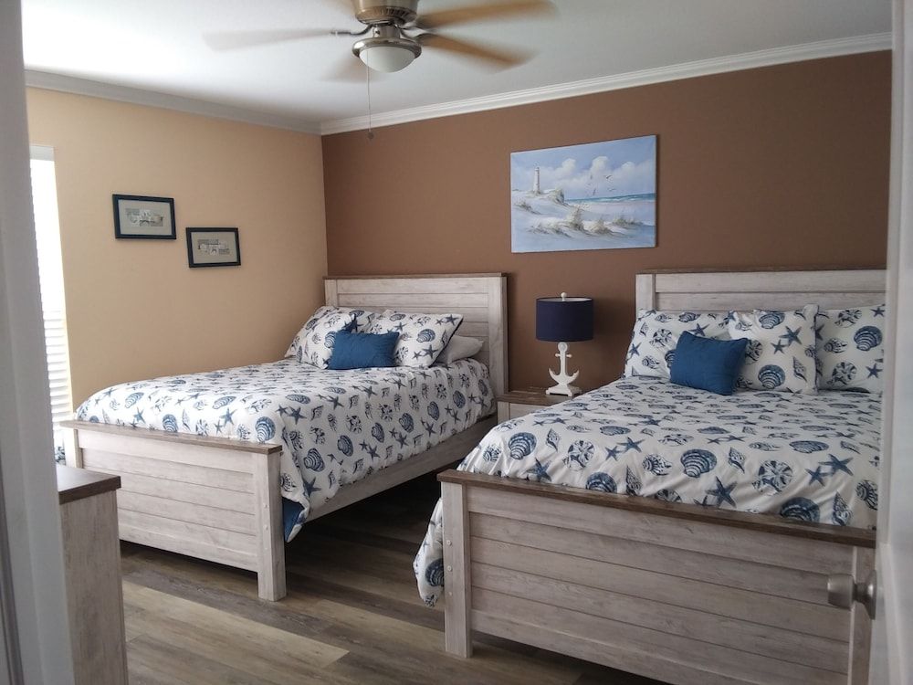 Executive Keys Condominiums on the Beach Condo, 2 Bedrooms, Non Smoking 2